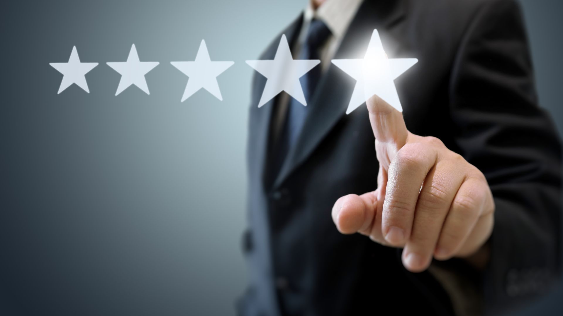 Descubra como as avaliações impactam a governança e a qualidade nas empresas