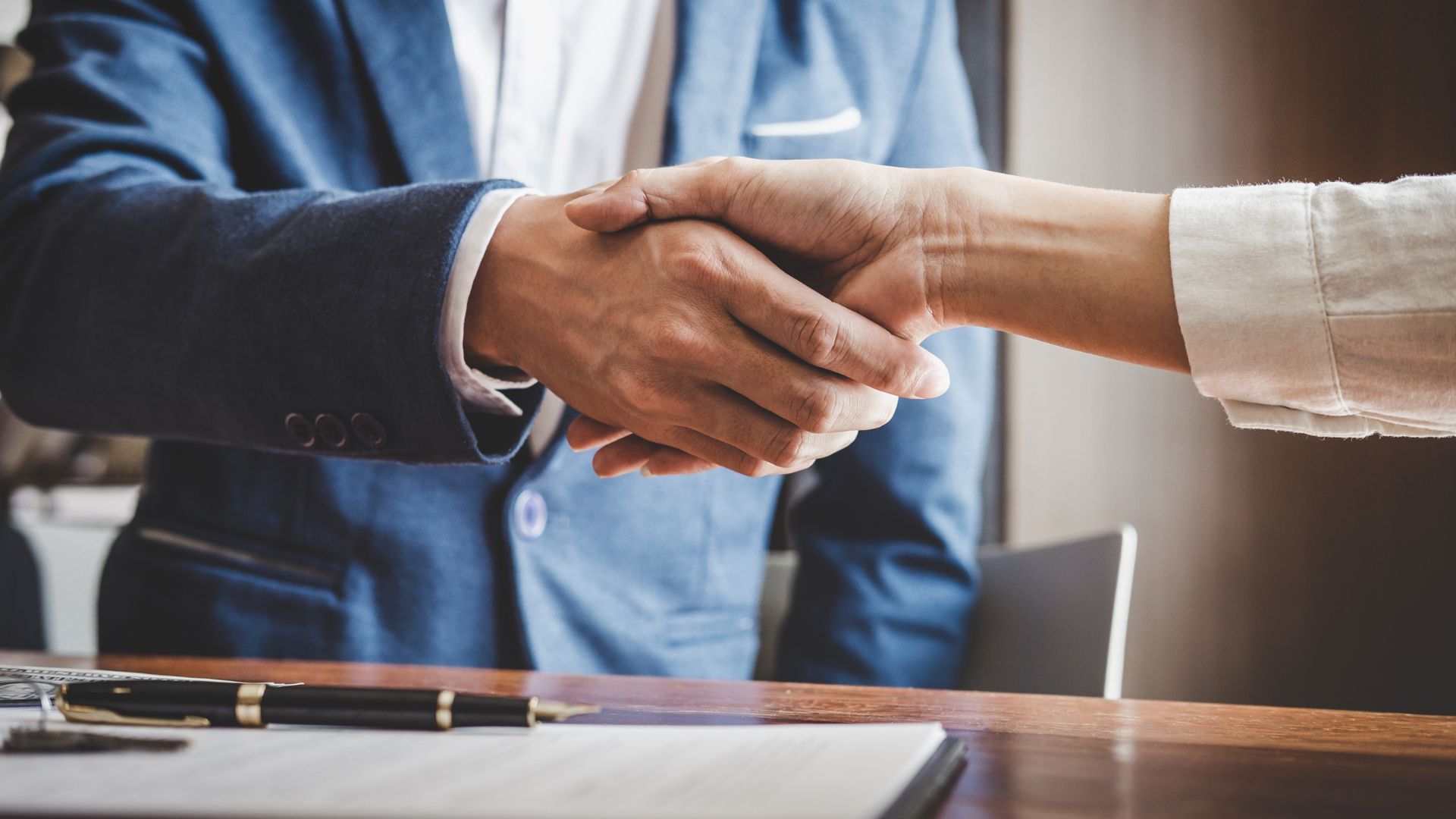 Descubra como avaliações no Google influenciam o fechamento de contratos e como usá-las a seu favor para conquistar mais clientes.